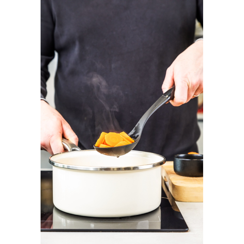 KitchenAid klassikaline lõhikuga lusikas, Onyx Black