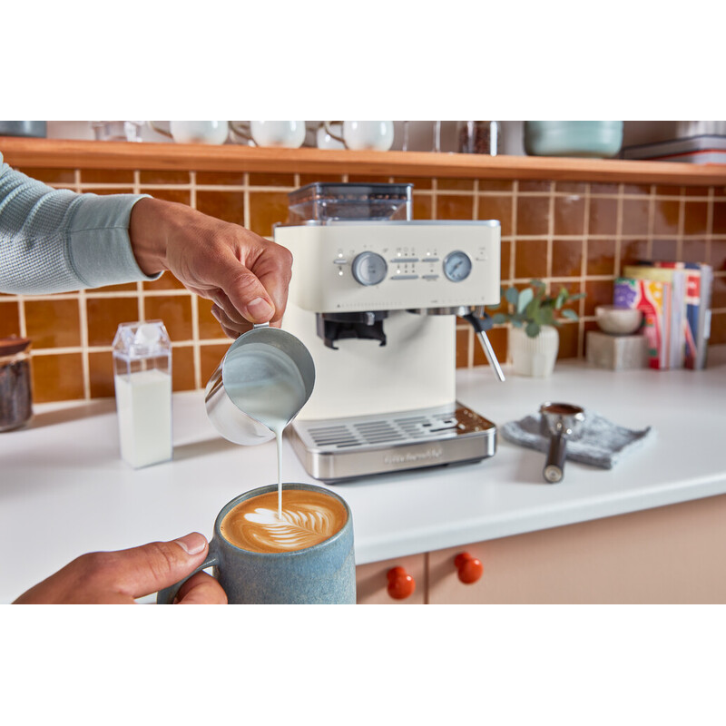 Poolautomaatne espressomasin kohviveskiga, Porcelain