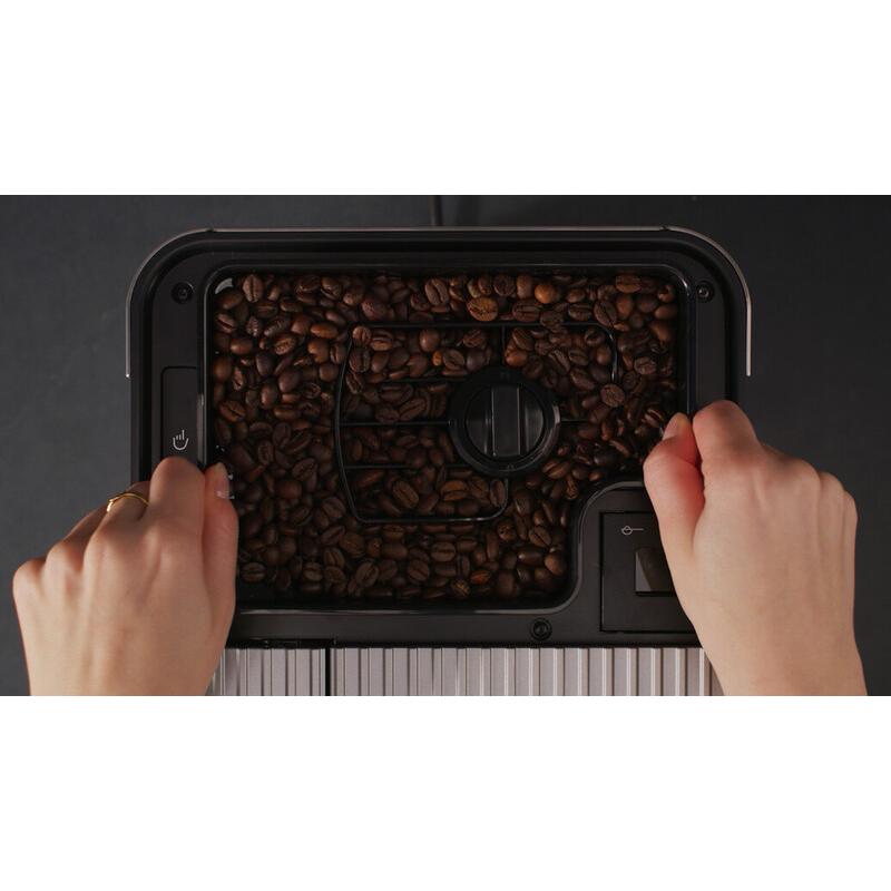 Removable bean hopper with lid