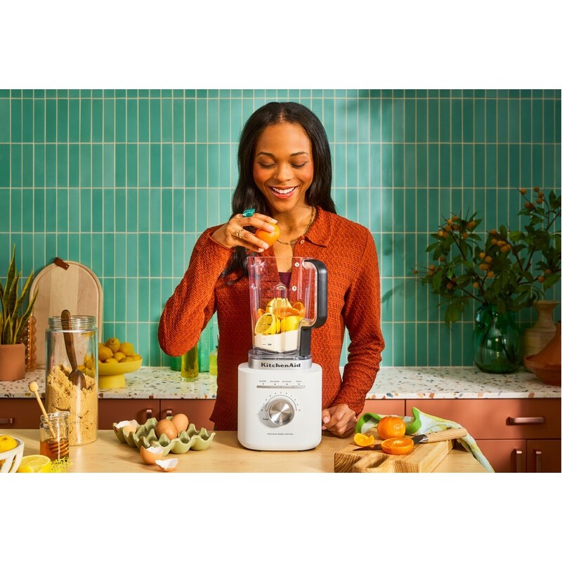 Durable and powerful KitchenAid blender with a large 2l jug