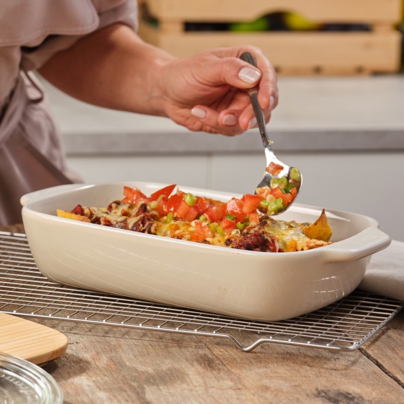 KitchenAid Medium Baker with lid, 1.9L, Almond Cream