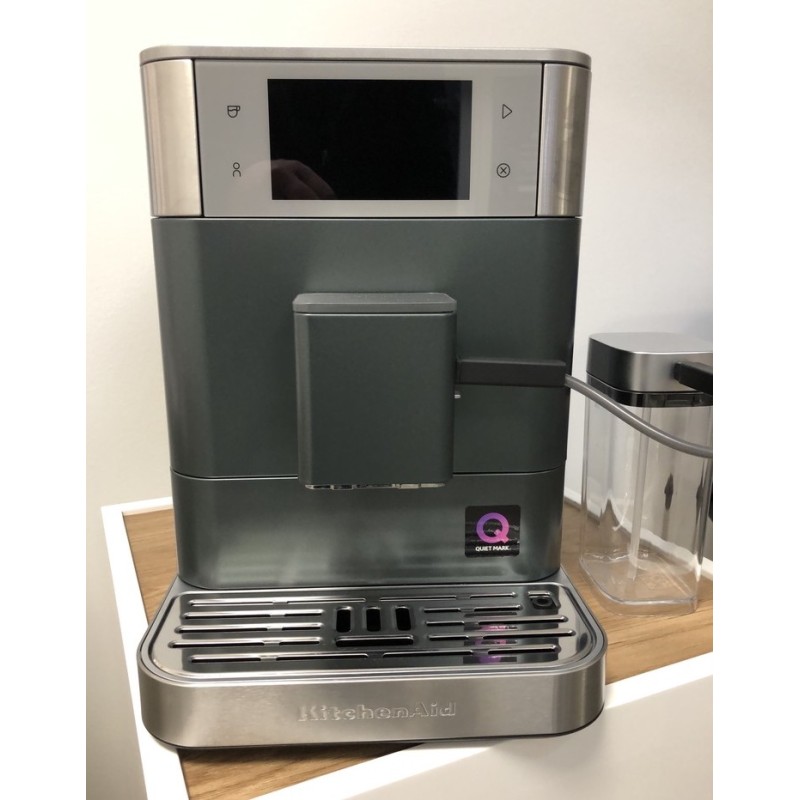 PILNĪBĀ AUTOMĀTISKS ESPRESSO AUTOMĀTS KF8