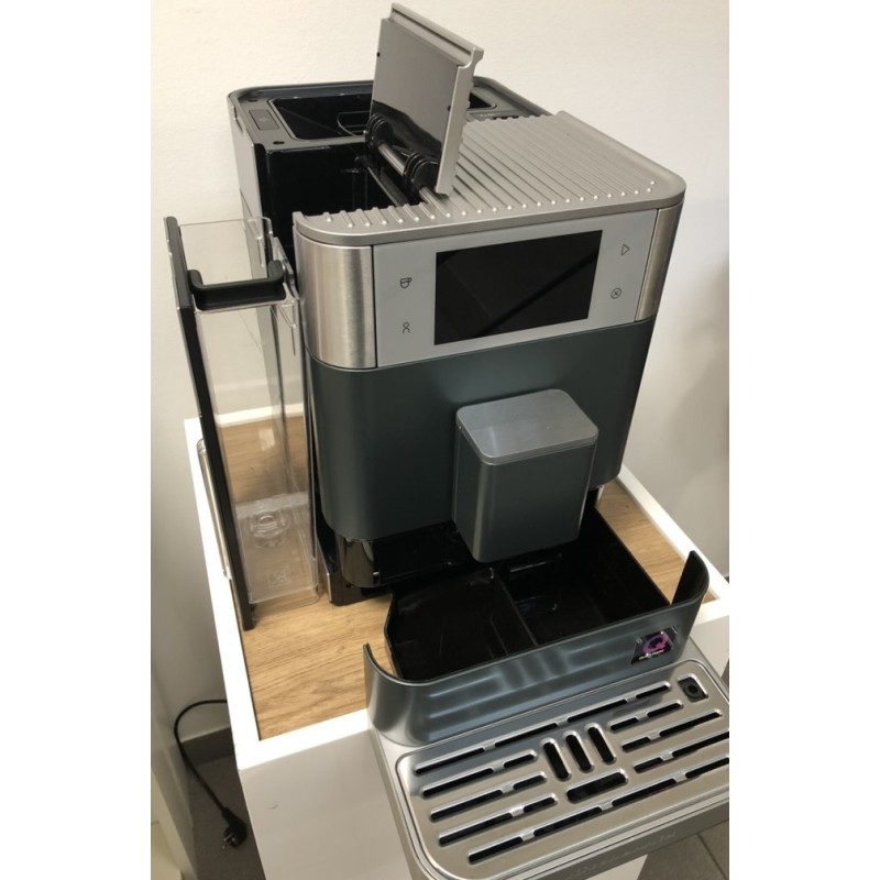 PILNĪBĀ AUTOMĀTISKS ESPRESSO AUTOMĀTS KF8