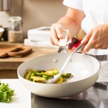 KitchenAid wok pannu | Tarttumaton