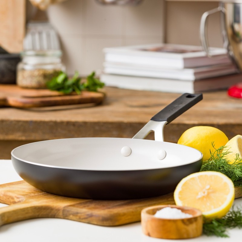 KitchenAid keraamilise kattega pann | Nakkevaba