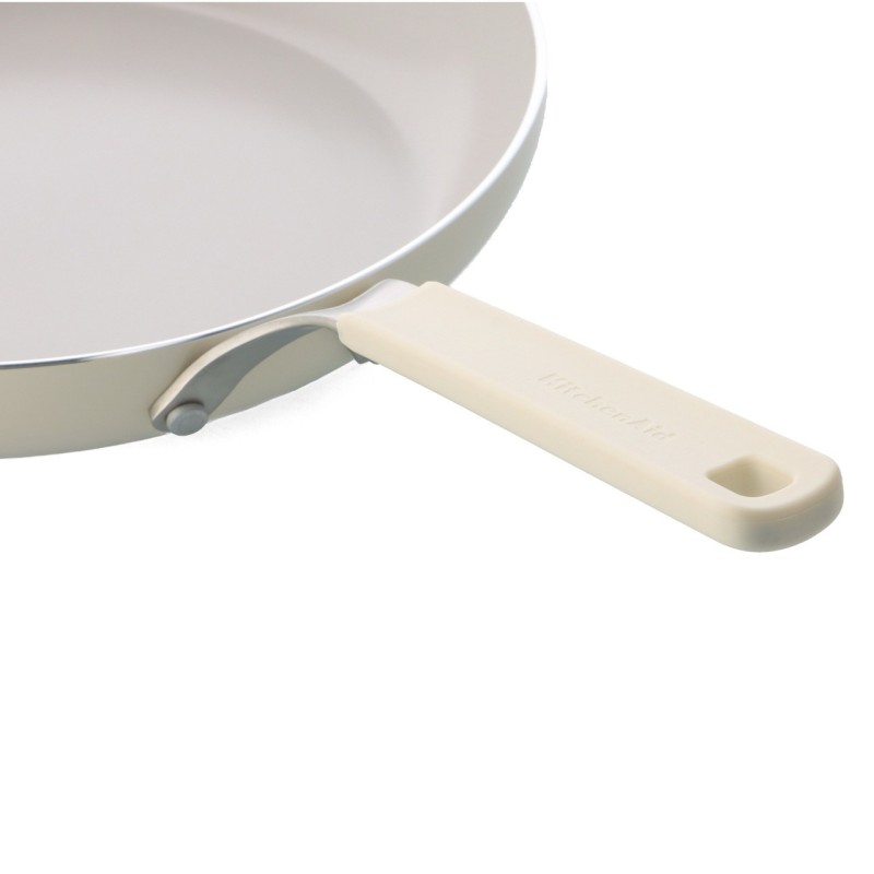 KitchenAid keraamilise 4-osaline keedunõude komplekt| Nakkevaba