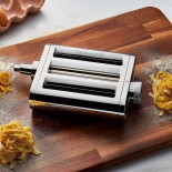 Metallinen 3-in-1-pastalisävaruste