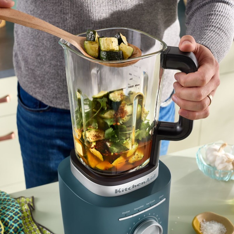 Kestävä ja tehokas KitchenAid-tehosekoitin, jossa on suuri 1,85 litran kannu